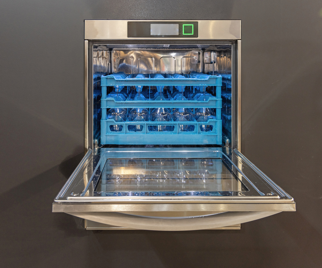 Commercial Dish Washing Machine With Blue Rack Insert for Glasses
